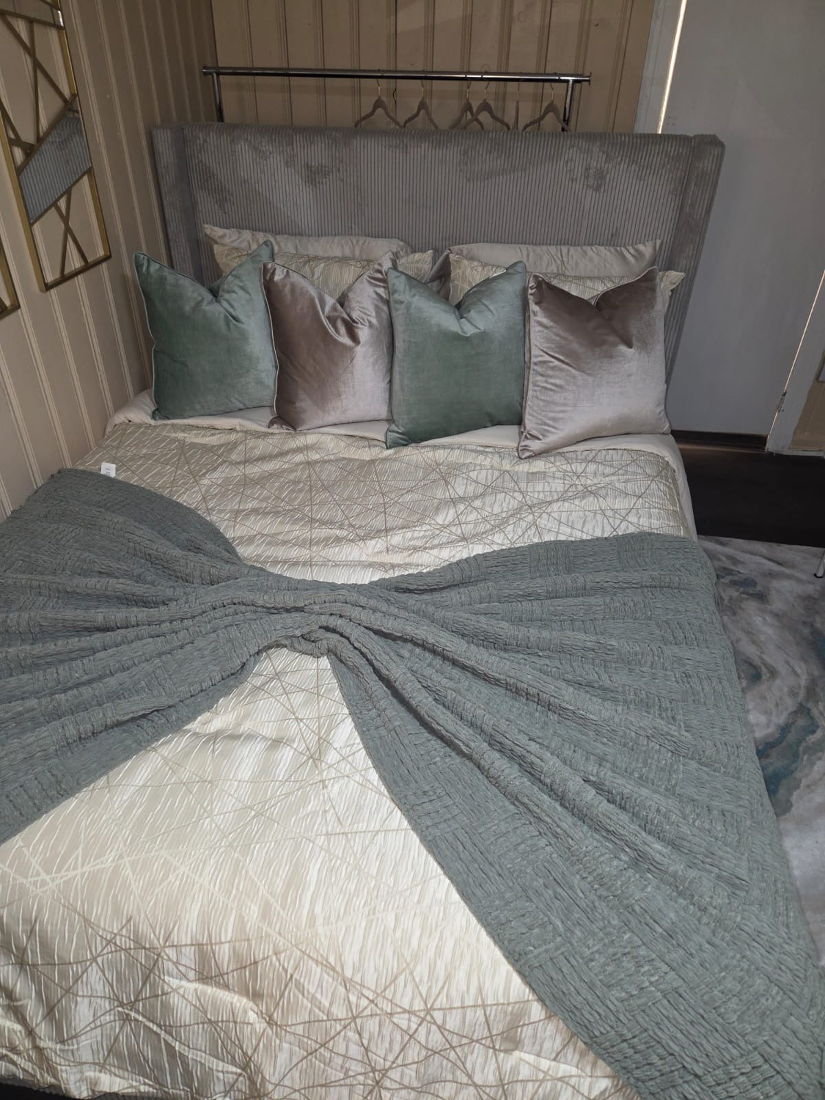 Queen Size Studio Rental